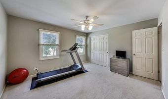715 W Whiting Ln, Arlington Heights, IL 60004
