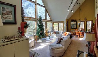 51 FORREST St, Basye, VA 22810