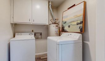 1701 Hoffman Dr NE, Albuquerque, NM 87110