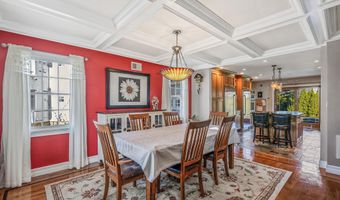 15 Foxcroft Rd, Albertson, NY 11507
