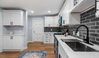 5 Bond St, Brookline, NH 03033