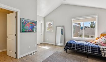 12260 SW 2ND St, Beaverton, OR 97005