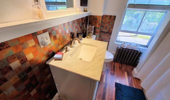 423 Hammond St, Bangor, ME 04401