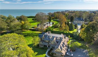 10 Ocean Lawn Ln, Newport, RI 02840