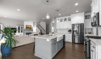 W5553 HOELZEL Way, Appleton, WI 54915