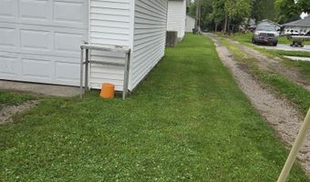 221 W 11th St, Bicknell, IN 47512