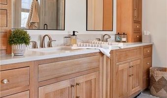 Chillmark II Lane, East Greenwich, RI 02818