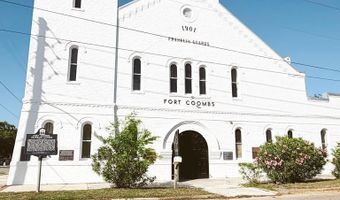 165 10th St, Apalachicola, FL 32320