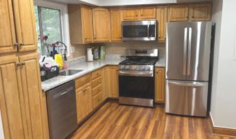 5035 AMERICANA Dr, Annandale, VA 22003