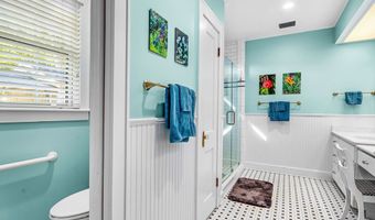 9 11th St, Apalachicola, FL 32320