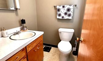 1227 E Linden St, Algona, IA 50511