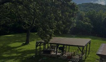 10463 Farm Road 1182, Aurora, MO 65605