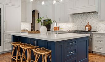 18 Tokeneke Trl, Darien, CT 06820