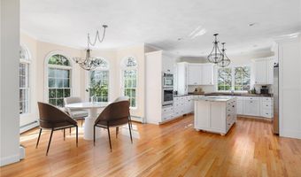 4 Christopher Dr, Lincoln, RI 02865