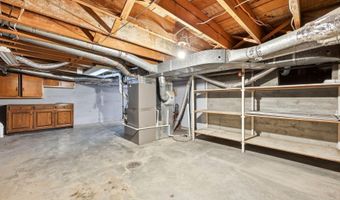 1007 Evergreen Rd, Anchorage, KY 40223