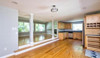 23 Fesser Ave, Bristol, RI 02809