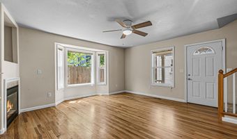 835 Blackberry Ln, Ashland, OR 97520