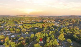 121 RIPLEY Ave, Adairsville, GA 30103