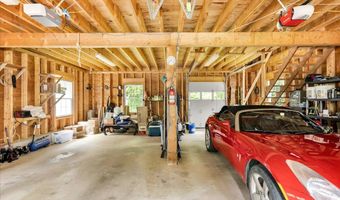 21 Bowling Green Ln, Belfast, ME 04915