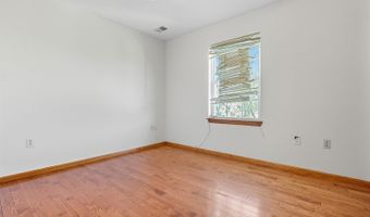 87 Cottage St, Bayonne, NJ 07002