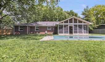 8246 Windcombe Blvd, Indianapolis, IN 46240