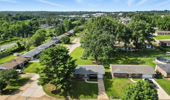 9800 Ridgely Ln, Affton, MO 63123