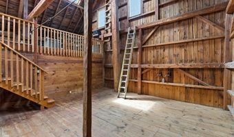 5 Old Manchester Rd, Amherst, NH 03031
