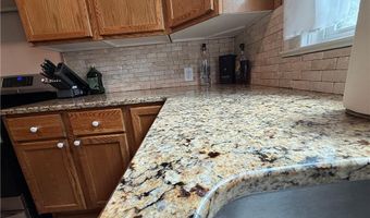 619 N 10th St, Atchison, KS 66002