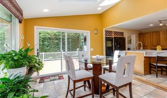 41 Holly Hill Ln, Cranston, RI 02921