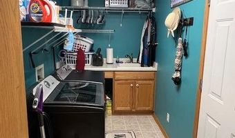 4806 Waller St, Ames, IA 50014