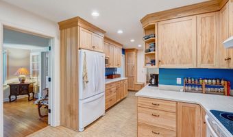 818 Ottawa Trl, Madison, WI 53711