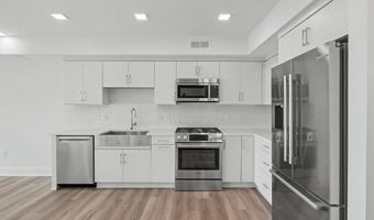 701 N HENRY St 401, Alexandria, VA 22314
