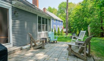 24 Surrey Ln, Falmouth, ME 04105