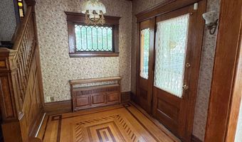 26 Elmwood Pl, Athens, OH 45701