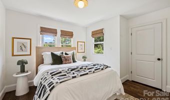 1611 Tippah Park Ct, Charlotte, NC 28205