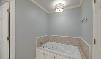 835 Lakeshore Dr NW, Berkeley Lake, GA 30096