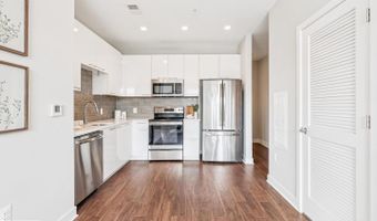 989 S BUCHANAN St #225, Arlington, VA 22204