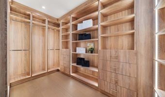 5945 Hesperia Ave, Encino, CA 91316