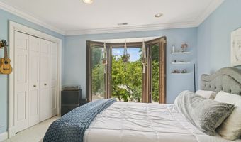 1653 N Belmont Ct, Arlington Heights, IL 60004