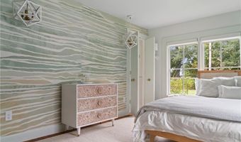 124 Harrison Ave, Newport, RI 02840