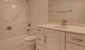 1030 S FERNANDEZ Ave 1T, Arlington Heights, IL 60005