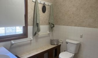 406 N Main St, Ada, OH 45810