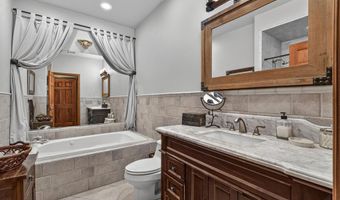 82 W 34TH St, Bayonne, NJ 07002
