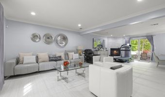 279 Nathan Ct, Aberdeen Twp., NJ 07721