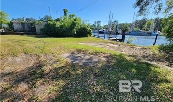 13745 Seaman Ave, Bayou La Batre, AL 36509