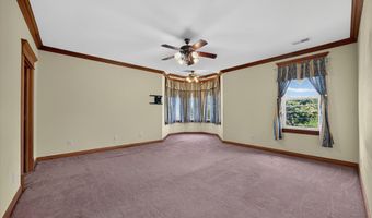 646 S Country Estates Ln, Bloomfield, IN 47424