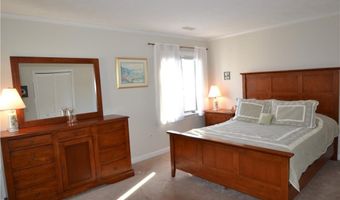 49 Seabreeze Ln 49, Bristol, RI 02809