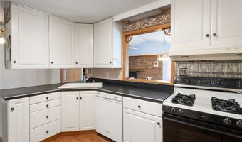 915 Sharondale Dr, Amherst, OH 44001