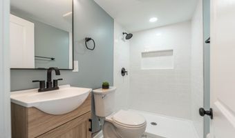 16 PAROLE St, Annapolis, MD 21401