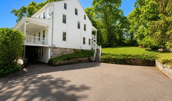 443 Amity Rd, Bethany, CT 06524